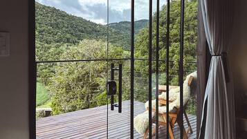 Cabane Deluxe, baignoire à jets | Literie de qualité supérieure, décoration personnalisée