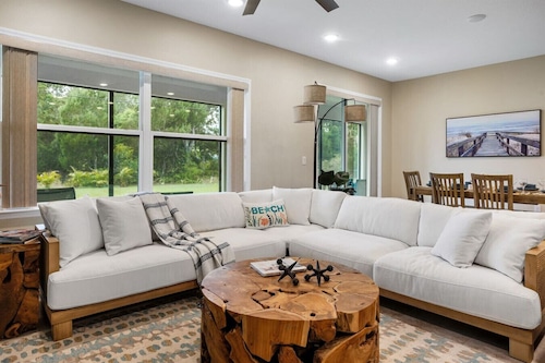 4BR Sebastian Getaway • Beaches, Surf & Fishing