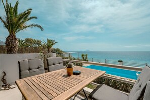 Outdoor dining - Chryssa, Oceanview villa in South Crete-East of Preveli (Kerames)