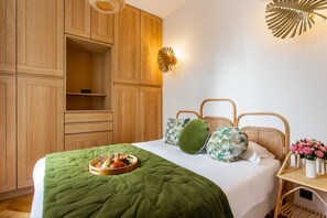 Apartment | 1 bedroom, iron/ironing board, bed sheets