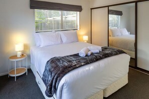 3 bedrooms, iron/ironing board, free WiFi, bed sheets