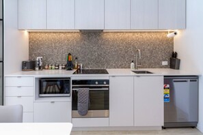 Fridge, microwave, oven, stovetop