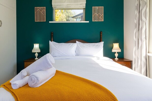 4 bedrooms, desk, iron/ironing board, free WiFi