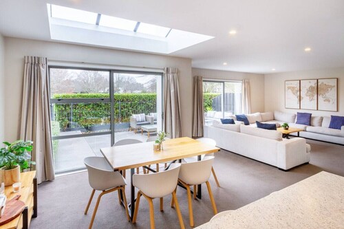 The Willows Parkside Retreat