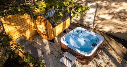 Heated Pool, Sauna, Hot Tub, Firepit & Game Room