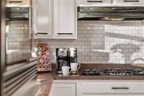 Micro-ondes, four, plaque de cuisson, lave-vaisselle