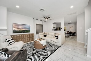 TV, fireplace