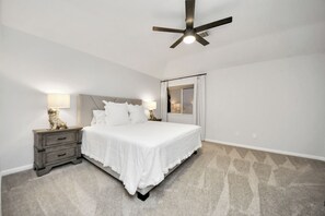 4 bedrooms, iron/ironing board, bed sheets