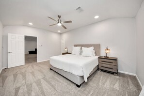 4 bedrooms, iron/ironing board, bed sheets