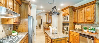 Relax Fireside: Sunnyvale Family Home w/ Yard