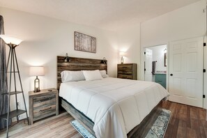 2 slaapkamers, een strijkplank/strijkijzer, internet, beddengoed