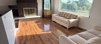 Spacious 3-bedroom Lakeview Home Centrally Located in Quiet Neighborhood