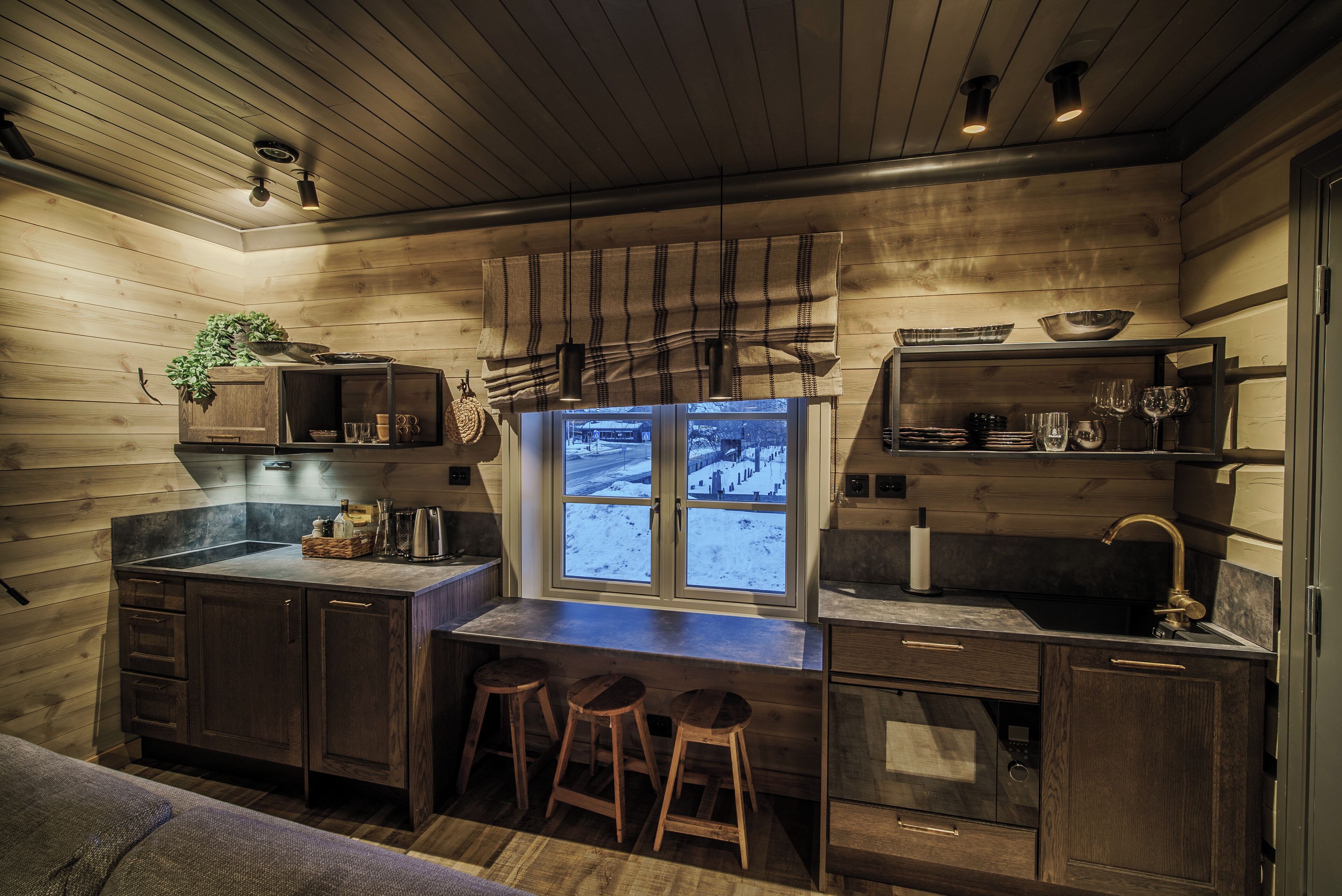 Deluxe Apartment, City View | Private kitchen