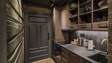 Superior Apartment, City View | Private kitchen