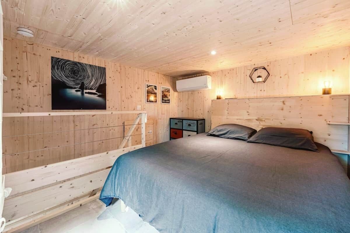 1 chambre, fer et planche à repasser, Wi-Fi gratuit, draps fournis