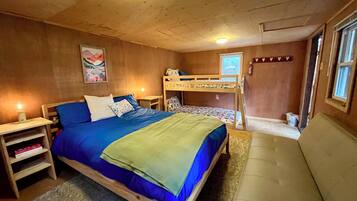 3 bedrooms, WiFi, bed sheets