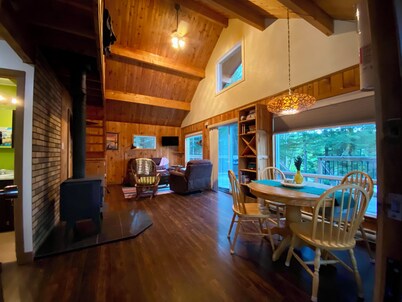The Morehouse Lake House Chalet