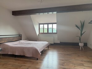 1 soveværelse, sengetøj