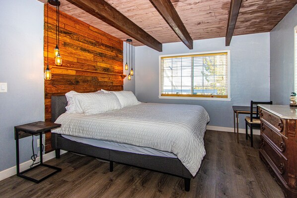 3 bedrooms, WiFi, bed sheets