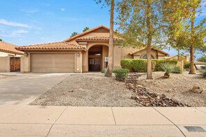 Exterior - 3BR Spacious Scottsdale Home w/ Hot Tub & Pool! (Scottsdale)