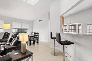 Interior - 3BR Spacious Scottsdale Home w/ Hot Tub & Pool! (Scottsdale)