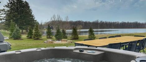 Tina de hidromasaje al aire libre