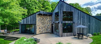 Lakeside Chalet w/ Private Deck, Wood Stove & Scenic Trails in Ohio Wine Country
