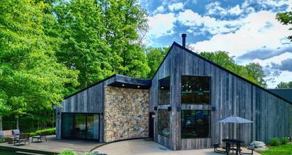 Lakeside Chalet w/ Private Deck, Wood Stove & Scenic Trails in Ohio Wine Country
