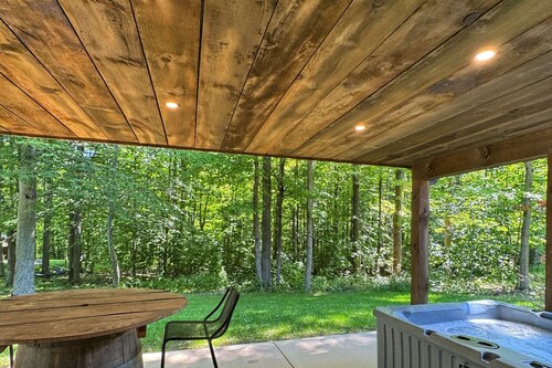 Charming Woodside Cabin w/ Private Hot Tub & Scenic Trails at Standing Rock Far