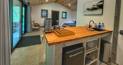 Charming Woodside Cabin w/ Private Hot Tub & Scenic Trails at Standing Rock Far