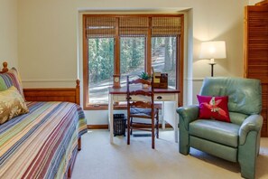 3 Schlafzimmer, Schreibtisch, Bügeleisen/Bügelbrett, kostenloses WLAN