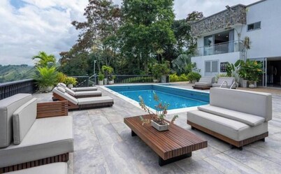 Ideal house to relax with the family or to celebrate special events.