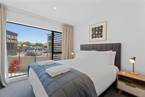 2 bedrooms, iron/ironing board, travel cot, free WiFi