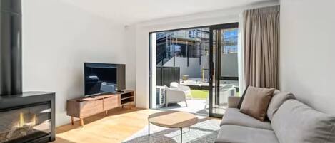 TV connectée, cheminée