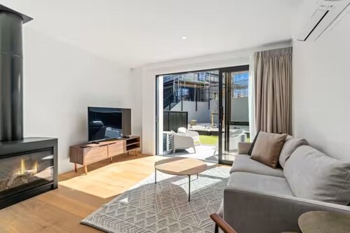 Sunny Stay in Wanaka