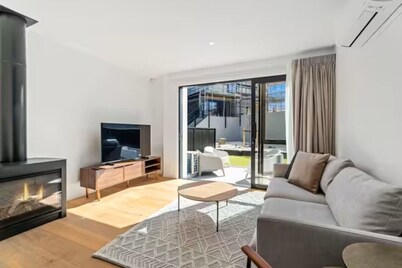 Sunny Stay in Wanaka