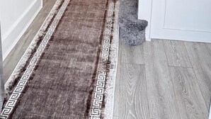 A hallway with a carpet, a door, and a staircase. - Room 1: A Bright and Spacious Double Bed With En-Suite, Ilford, London, UK (Ilford)