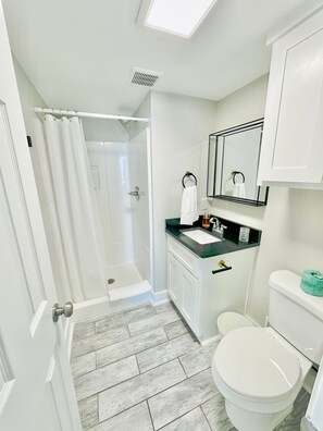 Towels, soap, shampoo, toilet paper