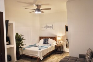 1 bedroom, iron/ironing board, Internet, bed sheets - Cozy Guess House near ocean- Swordfish Villa (Belize City)