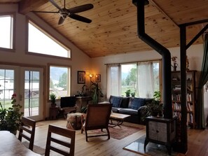 Living area - Elegant Ridgway Retreat with Hot Tub & Fireplace (Ridgway)