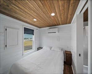 2 bedrooms, free WiFi - Comfortably Cozy - 223 (Fredericksburg)