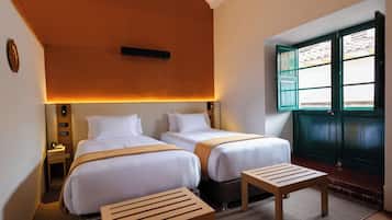 Family Room | In-room safe, desk, WiFi (free)