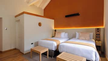 In-room safe, desk, free WiFi