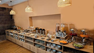 Free daily buffet breakfast