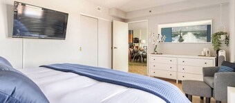 Chic 1-bedroom apartment with fitness room and AC in serene Kirkland