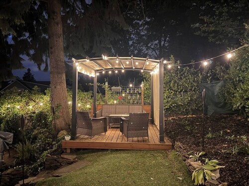 Soothing 2-bedroom house with AC in SE Portland.