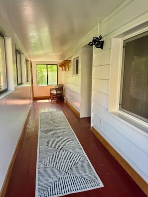 Interior - Scenic Cabin Escape- Steps to Goldbug Trailhead (Salmon)