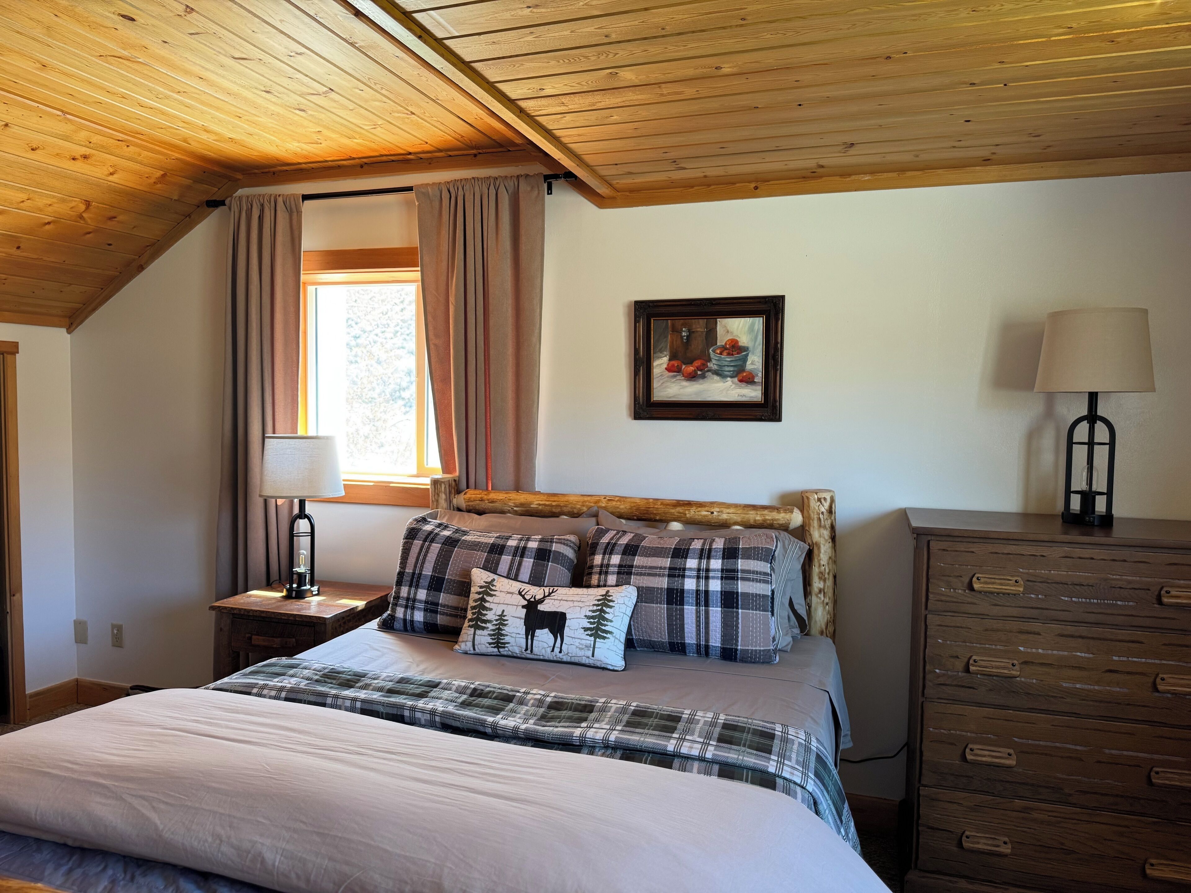 1 室のベッドルーム、デスク、アイロン / アイロン台、WiFi (無料)