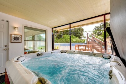 Modern Clearwater Getaway – 4BR/2BA w/ Pool, Hot Tub & Prime Location