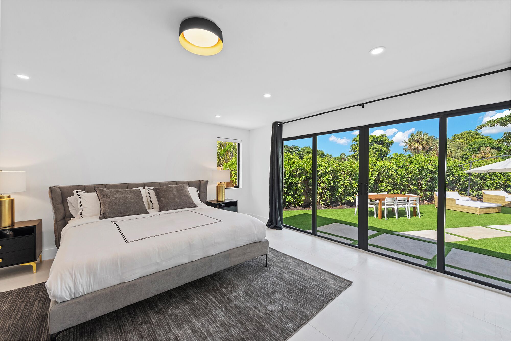 7 bedrooms, iron/ironing board, WiFi, bed sheets